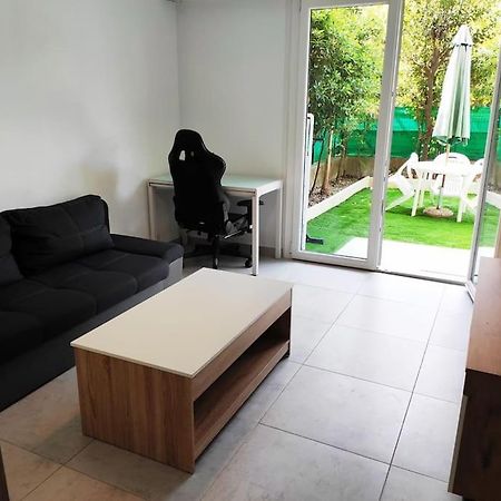 Menton, Appartement/Jardin, Proche Mer Et Centre Luaran gambar