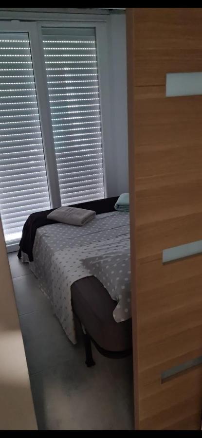 Menton, Appartement/Jardin, Proche Mer Et Centre Luaran gambar